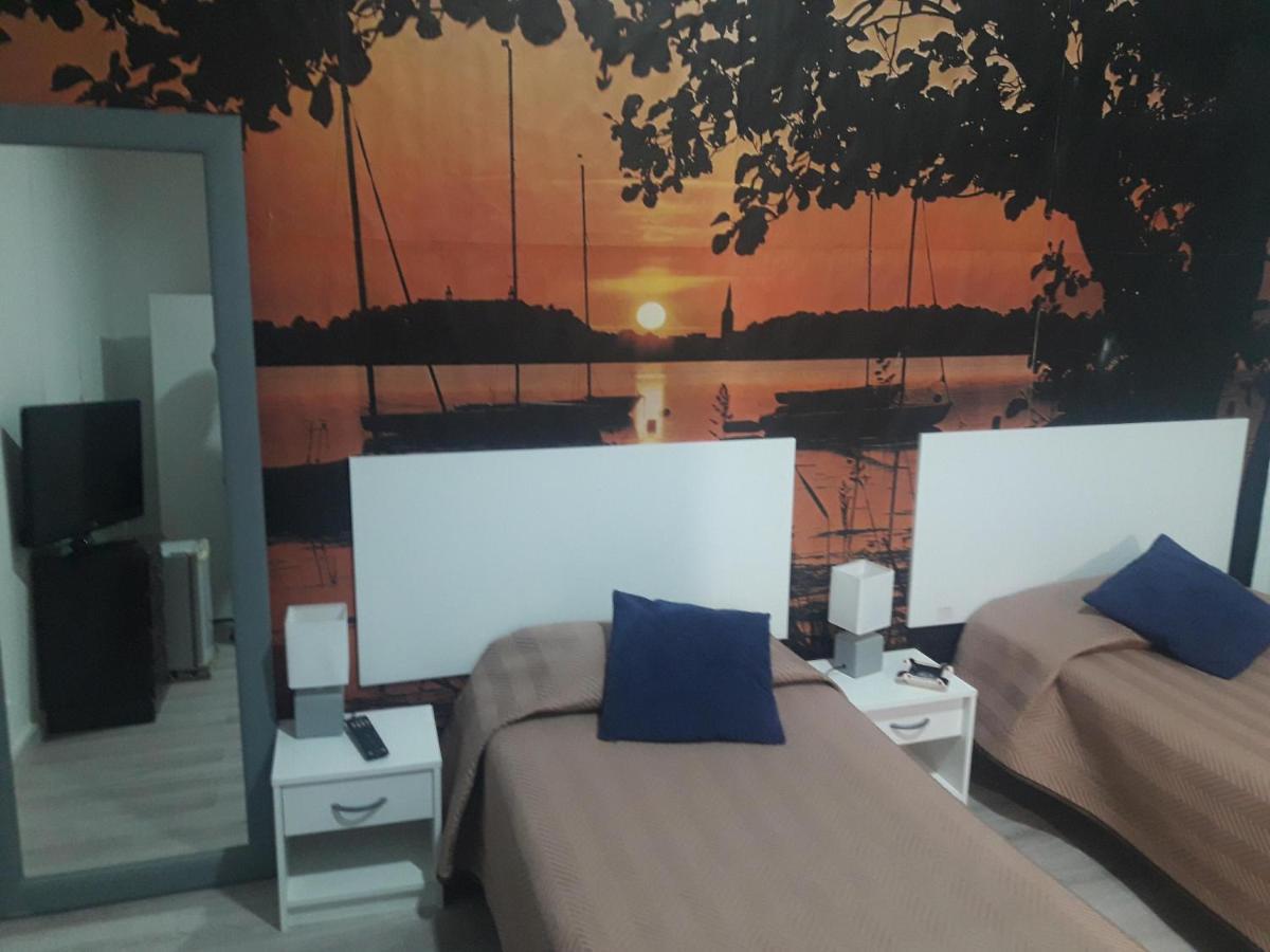 Zweibettzimmer mit Bad